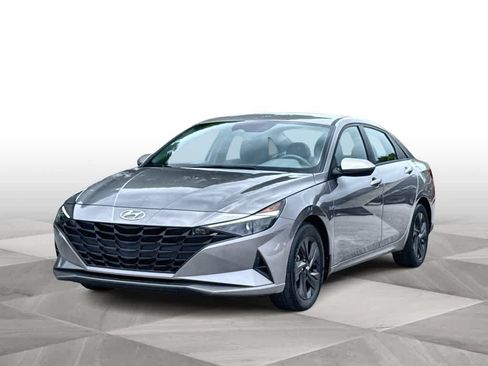Used 2023 Hyundai Elantra SEL FWD image 4
