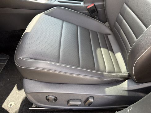 Certified 2024 Volkswagen Jetta SE FWD image 21