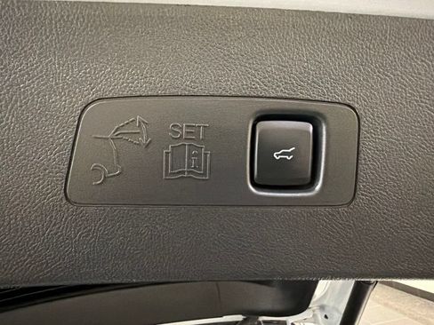 Certified 2025 Lincoln Corsair AWD w/ Equipment Group 101A image 37
