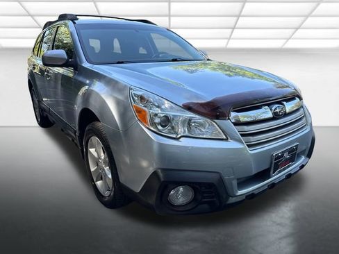 Used 2013 Subaru Outback 2.5i Premium AWD/4WD image 8