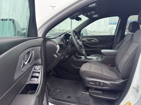 Used 2023 Chevrolet Traverse LT w/ Midnight/Sport Edition image 12