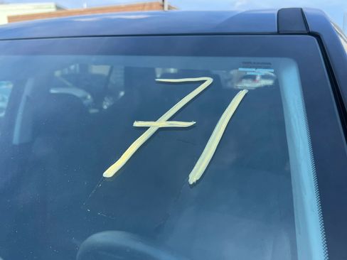 Used 2021 Chevrolet Traverse LS image 27