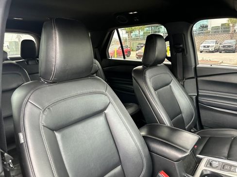 Certified 2020 Ford Explorer XLT w/ Equipment Group 202A image 15