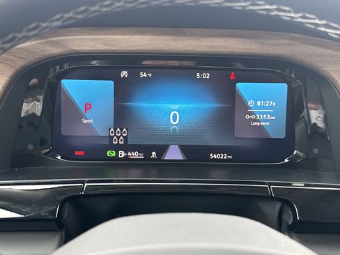Used 2025 Volkswagen Atlas SE AWD/4WD image 11