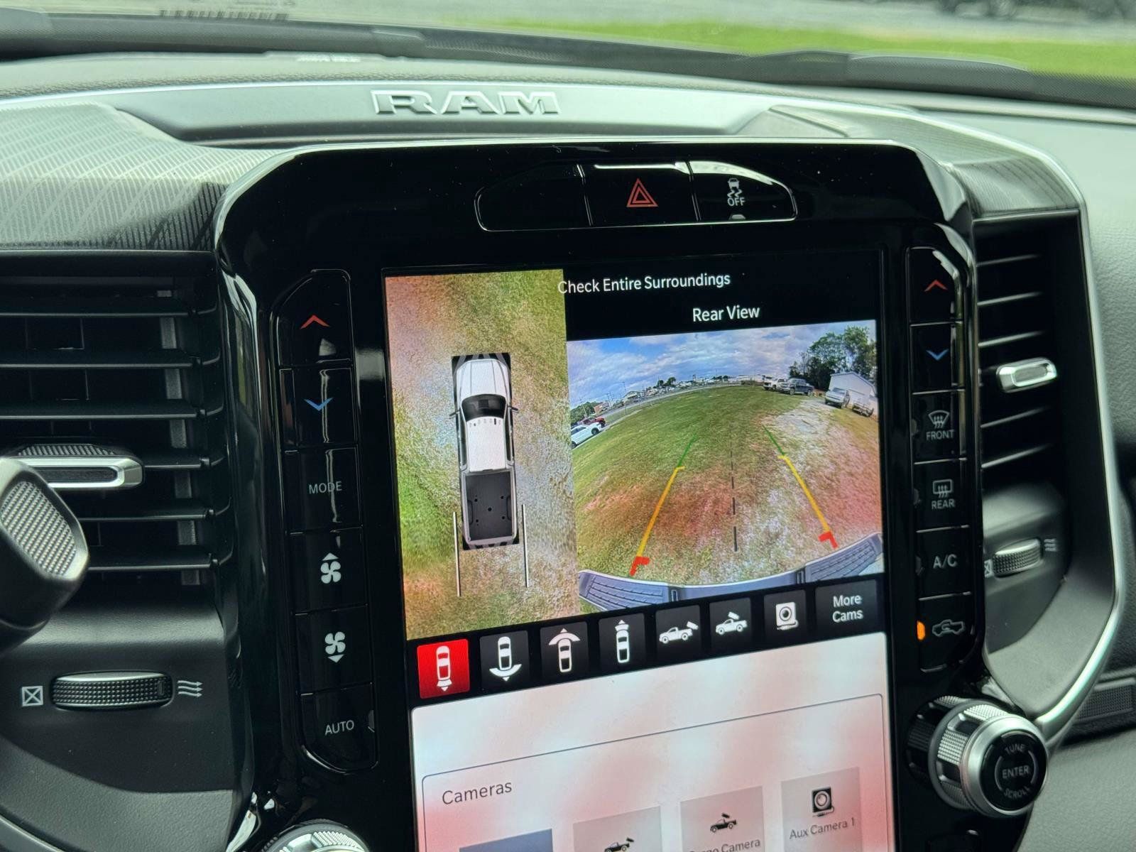 New 2025 RAM 2500 Big Horn AWD/4WD image 4