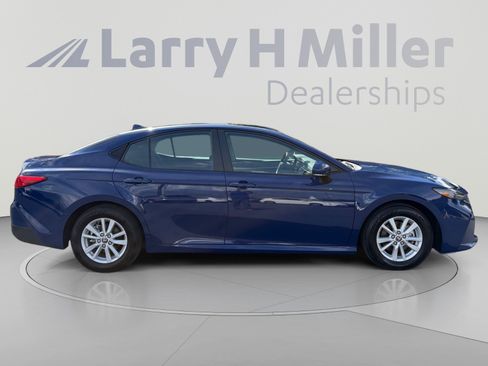 Used 2026 Toyota Camry LE FWD image 6