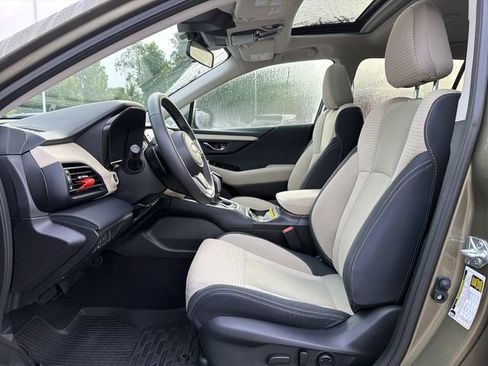 Used 2024 Subaru Outback Premium AWD/4WD image 11