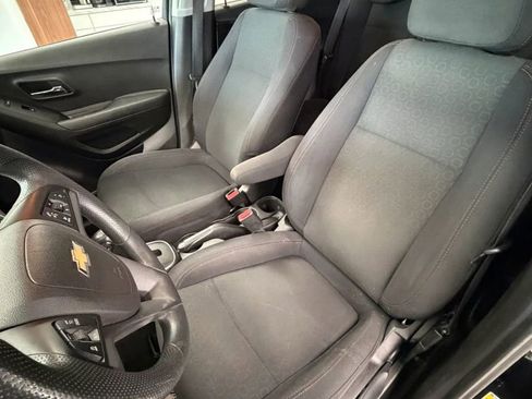 Used 2019 Chevrolet Trax LS w/ Tint and Cruise Package FWD image 8