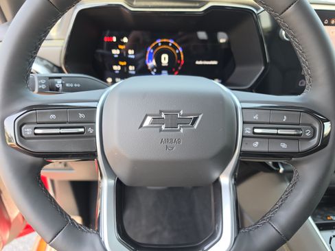 New 2026 Chevrolet Colorado ZR2 w/ Technology Package AWD/4WD image 37