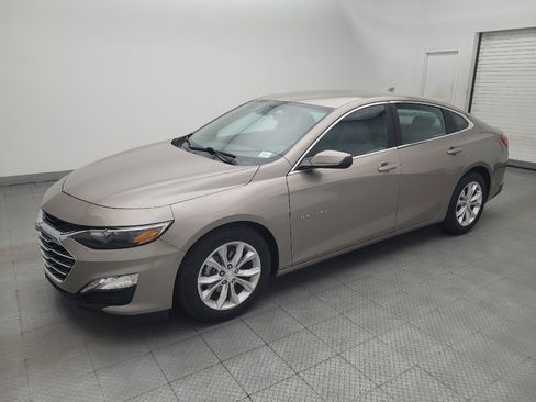 Used 2023 Chevrolet Malibu LT FWD image 2