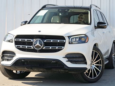 Used 2021 Mercedes-Benz GLS 580 4MATIC image 3