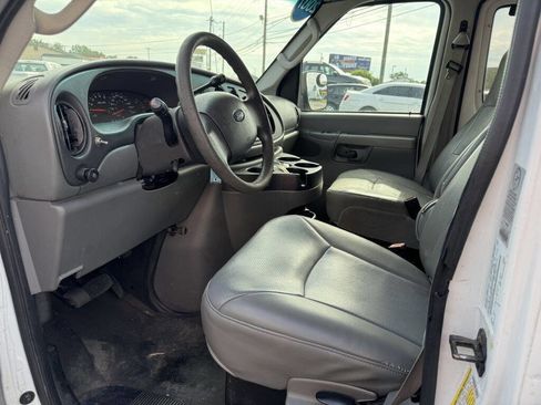 Used 2007 Ford E-250 and Econoline 250 Extended RWD image 6