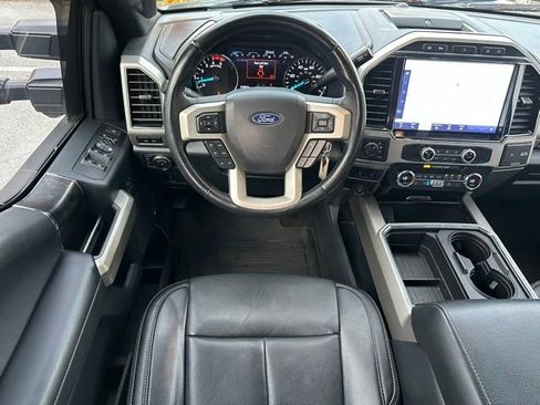 Certified 2022 Ford F450 Lariat w/ Lariat Value Package image 11