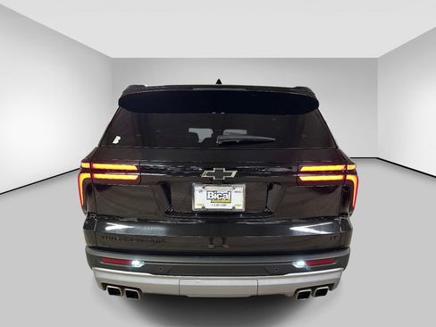 Used 2024 Chevrolet Traverse LT w/ Enhanced Driving Package AWD/4WD image 4