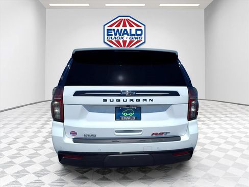 Certified 2023 Chevrolet Suburban RST w/ Luxury Package AWD/4WD image 8