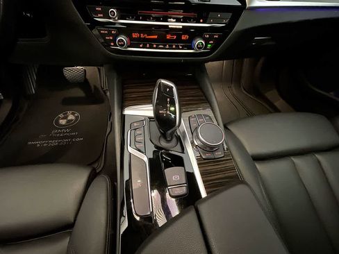 Used 2019 BMW 530i xDrive w/ Convenience Package image 18