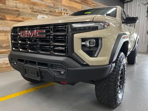Used 2024 GMC Canyon AT4X w/ AT4X AEV Edition AWD/4WD image 11