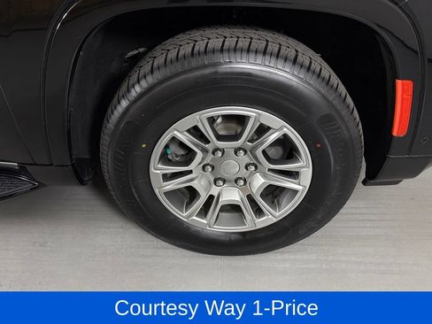 Used 2024 Jeep Wagoneer 4WD image 13