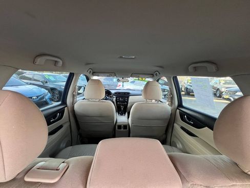 Used 2017 Nissan Rogue S AWD/4WD image 8