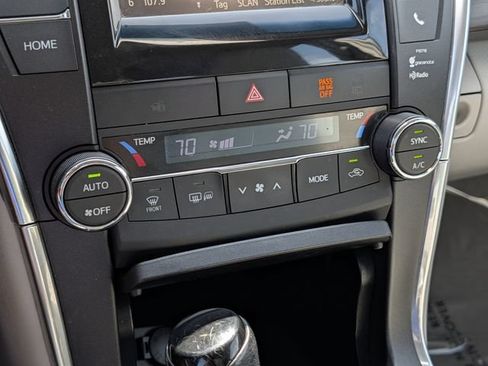 Used 2015 Toyota Camry XLE FWD image 24
