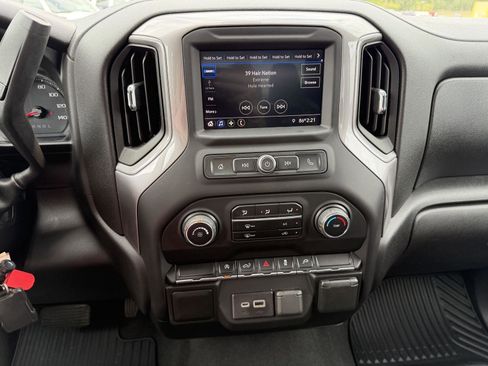 Used 2021 Chevrolet Silverado 1500 Custom AWD/4WD image 11