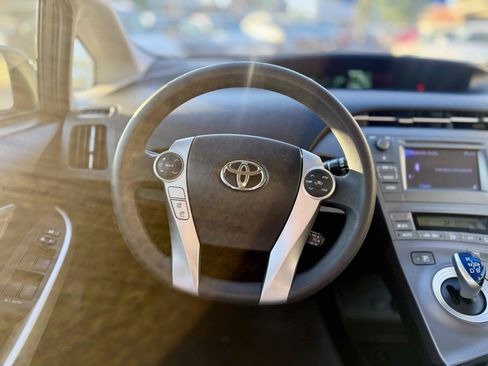Used 2015 Toyota Prius Two FWD image 18