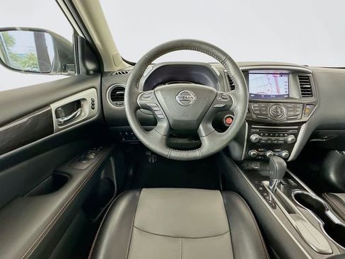 Used 2020 Nissan Pathfinder SL image 24