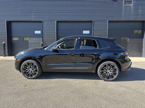 Used 2026 Porsche Macan AWD/4WD image 2
