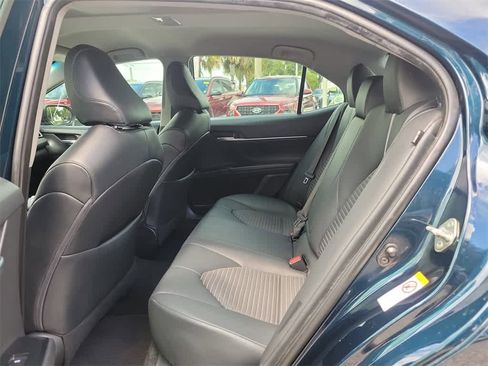 Used 2018 Toyota Camry L image 10