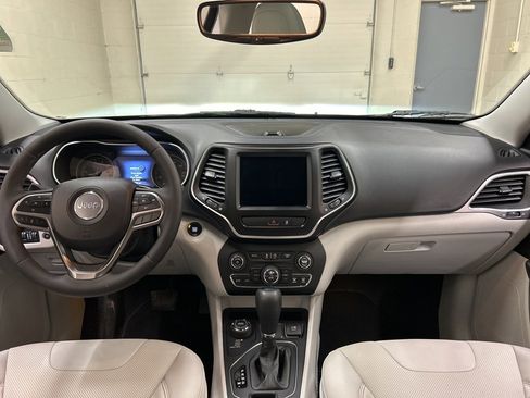 Used 2022 Jeep Cherokee Latitude Lux w/ Sun & Sound Group image 18