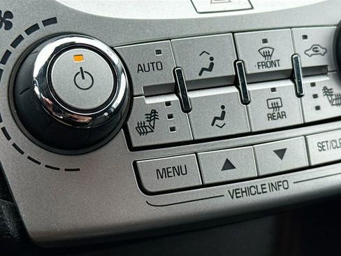 Used 2017 Chevrolet Equinox Premier w/ Enhanced Convenience Package image 22