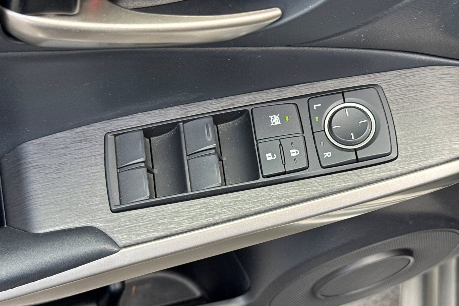 Used 2019 Lexus IS 300 F Sport w/ F Sport Package RWD image 13