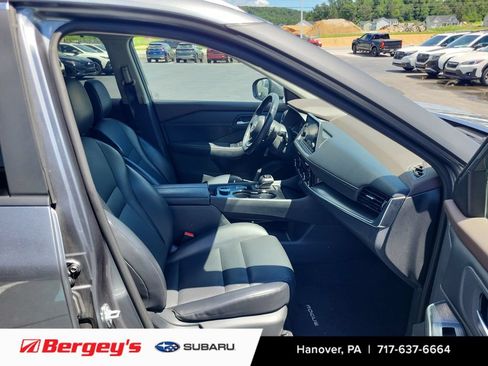 Used 2023 Nissan Rogue SV w/ SV Premium Package AWD/4WD image 12