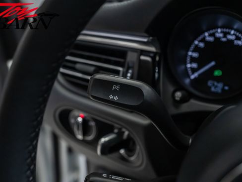 Used 2022 Porsche Macan S image 32