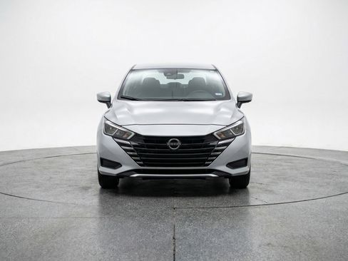 Used 2025 Nissan Versa SV FWD image 2
