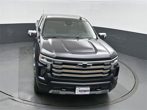 Used 2022 Chevrolet Silverado 1500 High Country w/ High Country Premium Package image 35