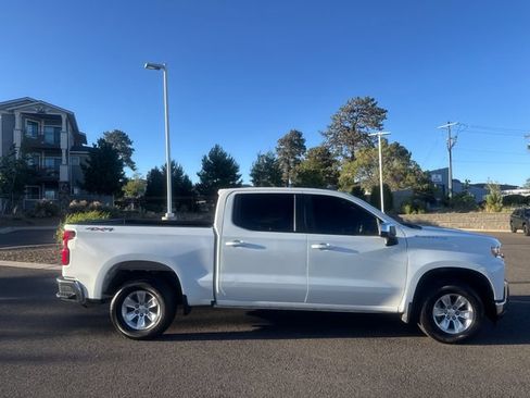 Used 2021 Chevrolet Silverado 1500 LT AWD/4WD image 2