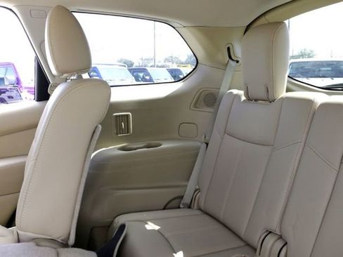 Used 2015 Nissan Pathfinder SL w/ SL Tech Package image 28