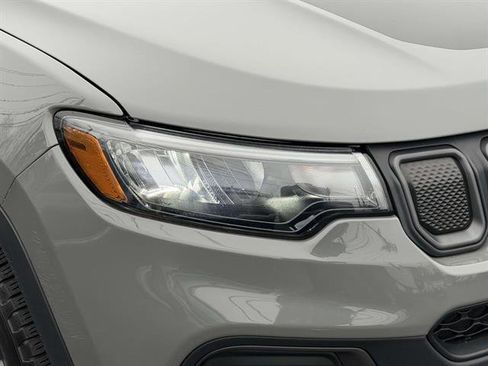 Used 2022 Jeep Compass Trailhawk AWD/4WD image 27