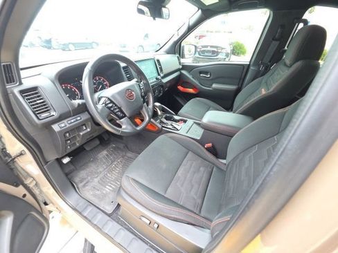 Used 2022 Nissan Frontier Pro-X image 13