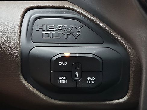 Used 2026 RAM 2500 Laramie AWD/4WD image 27