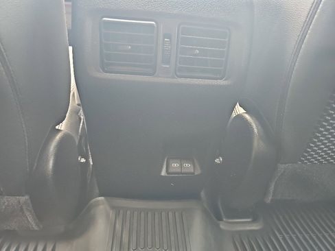 Used 2023 Toyota 4Runner TRD Off-Road Premium w/ Moonroof Package AWD/4WD image 25