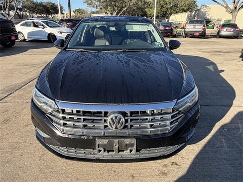 Used 2020 Volkswagen Jetta SE image 2