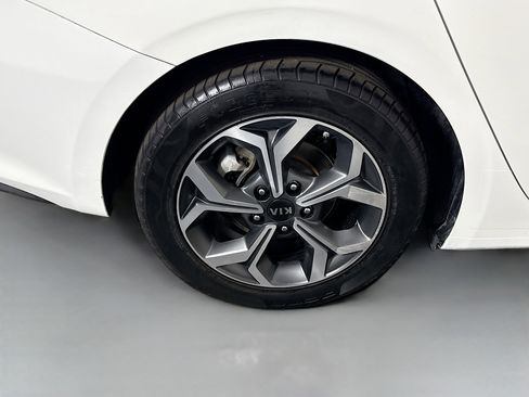Used 2021 Kia Forte LXS FWD image 32