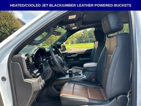 Used 2025 Chevrolet Silverado 1500 High Country AWD/4WD image 6