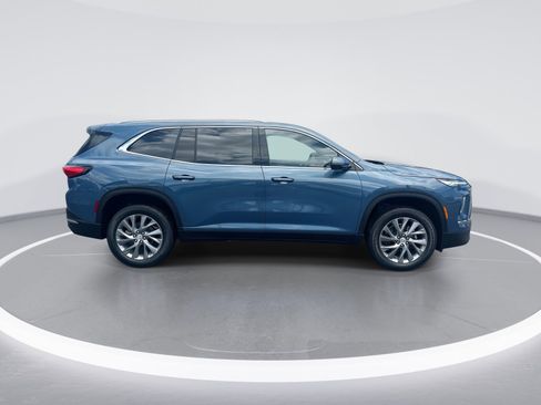 Used 2025 Buick Enclave Preferred FWD image 10