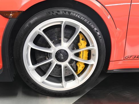 Used 2016 Porsche 911 GT3 RS RWD image 4