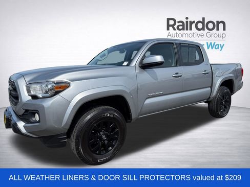 Used 2017 Toyota Tacoma SR5 w/ Tow Package AWD/4WD image 3