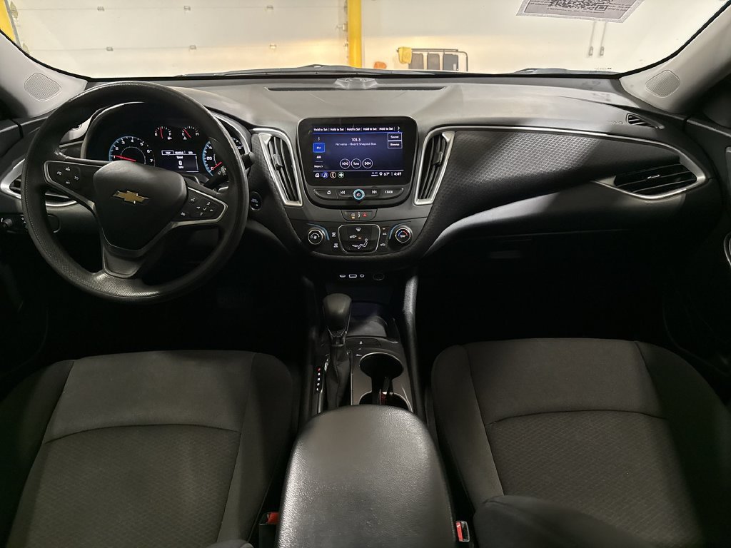 Used 2022 Chevrolet Malibu LS FWD image 10