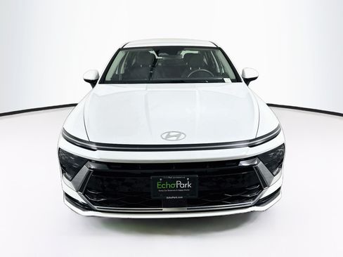 Used 2025 Hyundai Sonata SEL FWD image 2